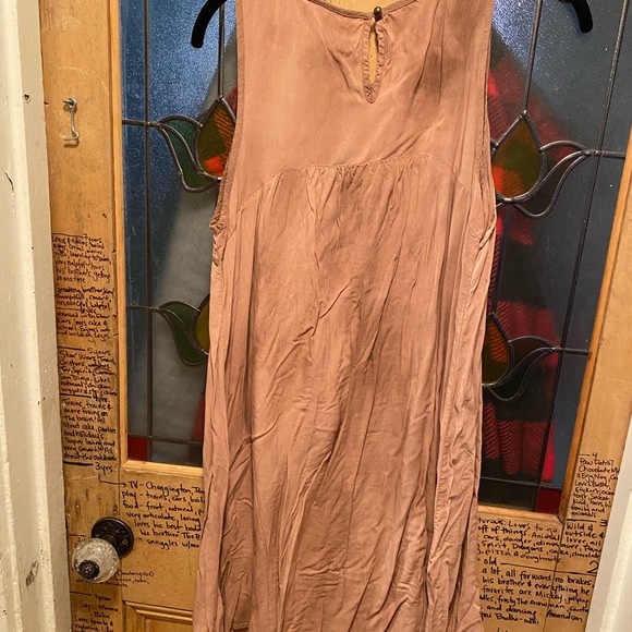 Adorable maternity midi dress - Picture 2 of 2